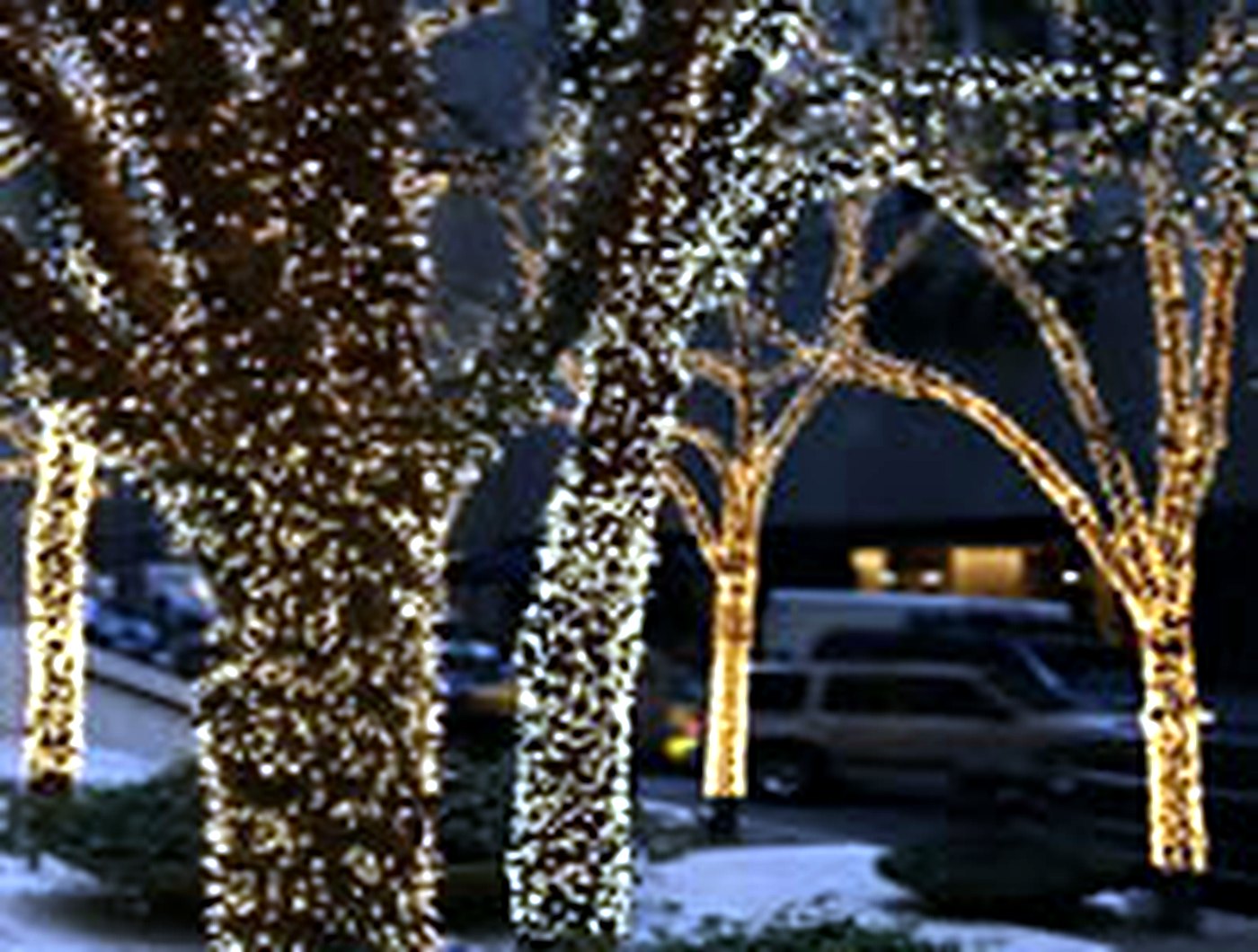 The King of Christmas holiday decorating